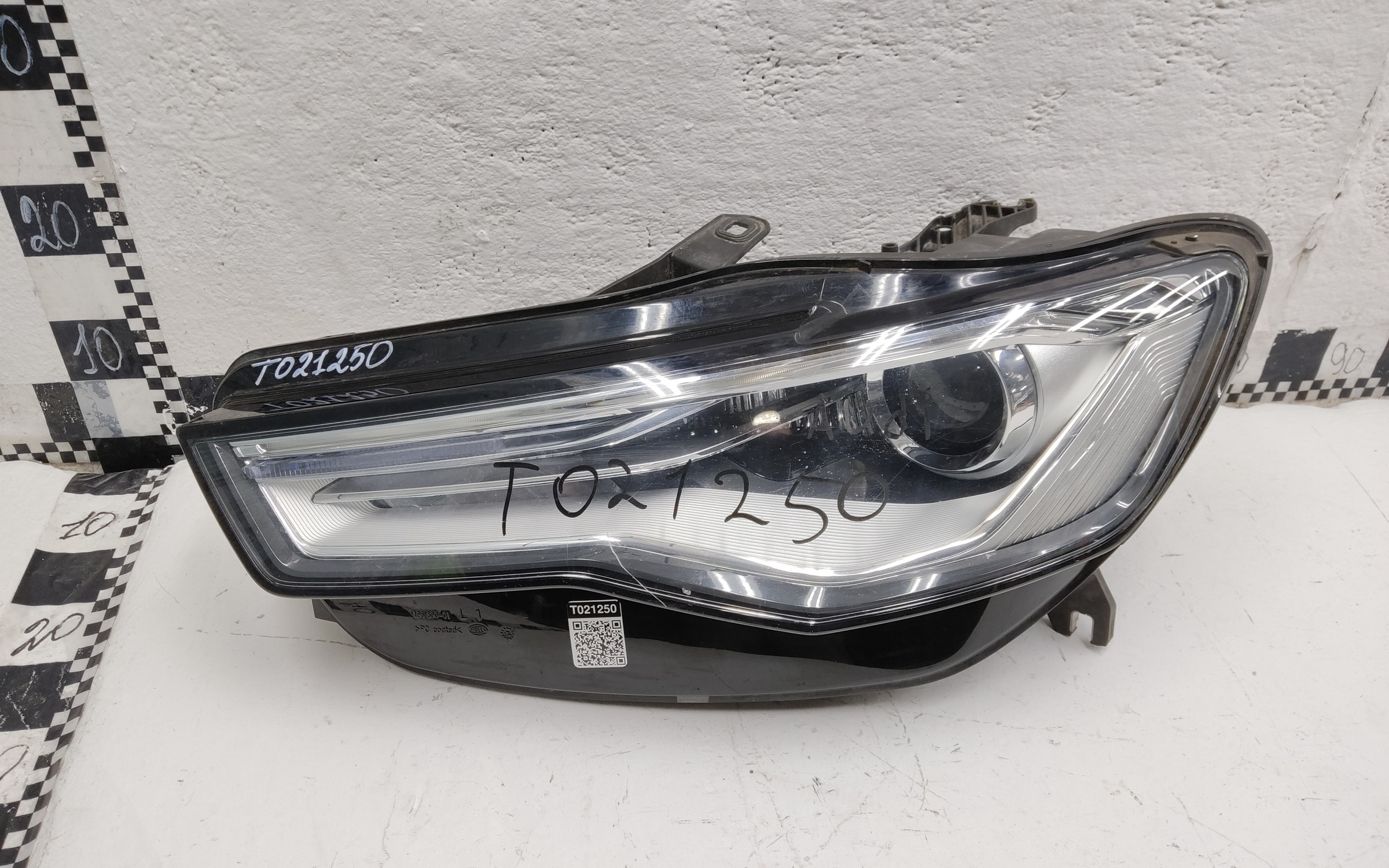 Фара передняя левая Audi A6 C7 Restail ксенон