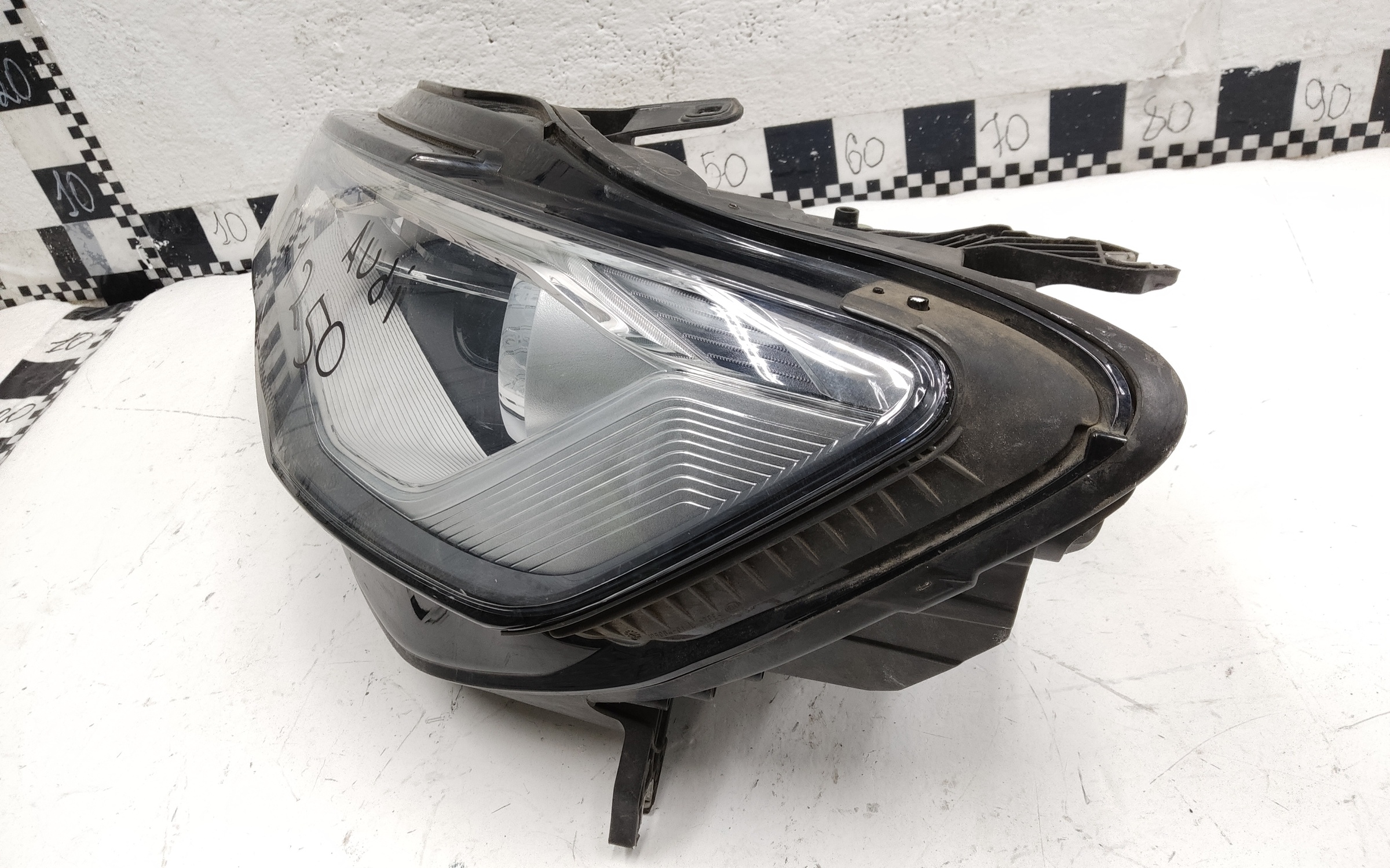 Фара передняя левая Audi A6 C7 Restail ксенон