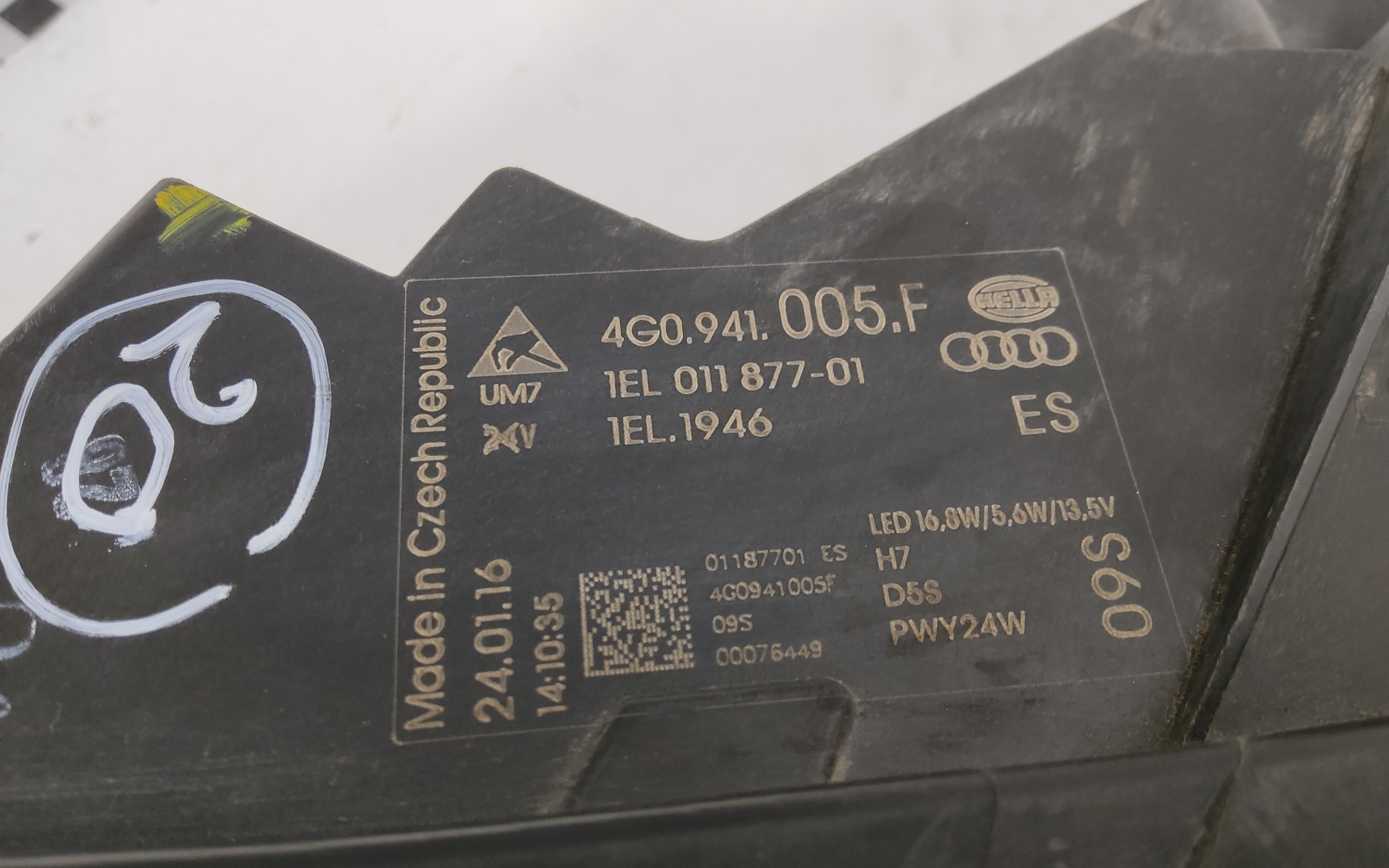 Фара передняя левая Audi A6 C7 Restail ксенон