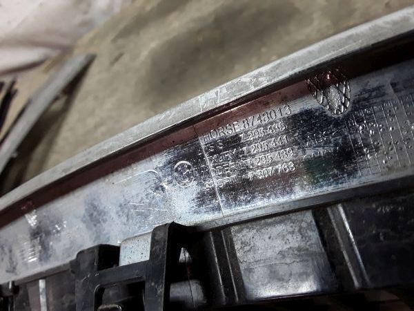 Решетка радиатора левая BMW 3er F30