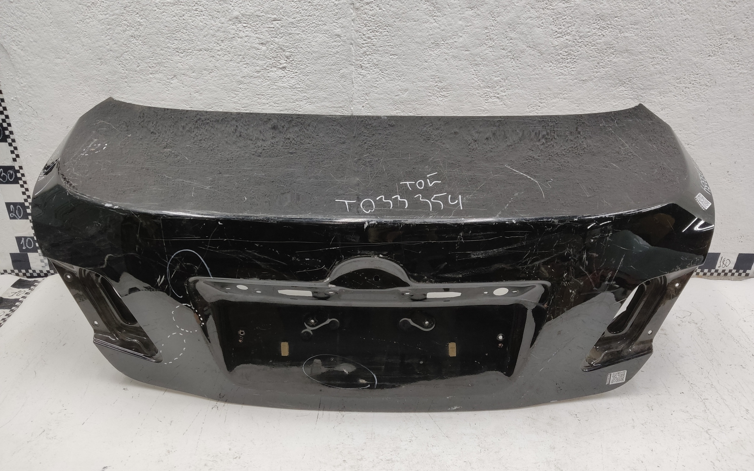 Крышка багажника Toyota Camry V40