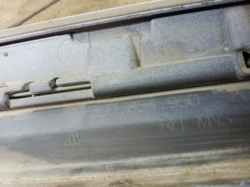 Накладка двери задней правой Volkswagen Passat B8