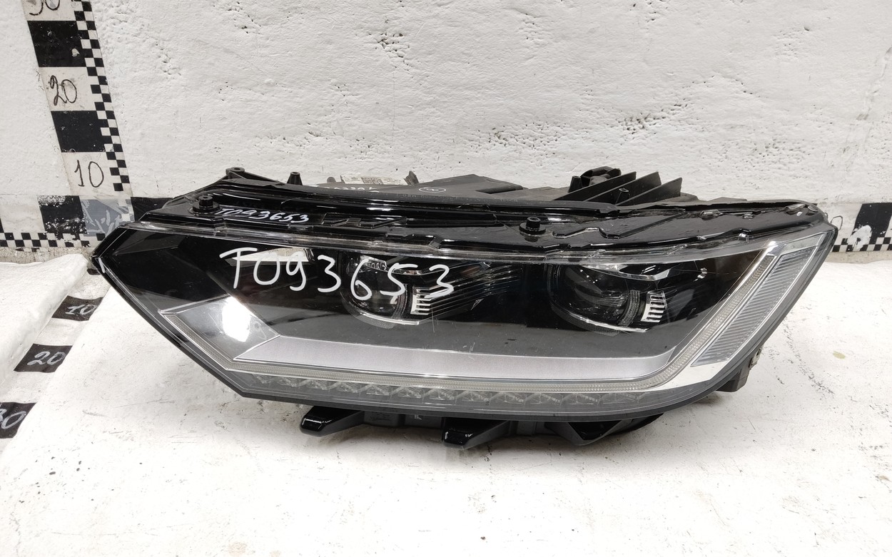 Фара передняя левая Volkswagen Passat B8 LED