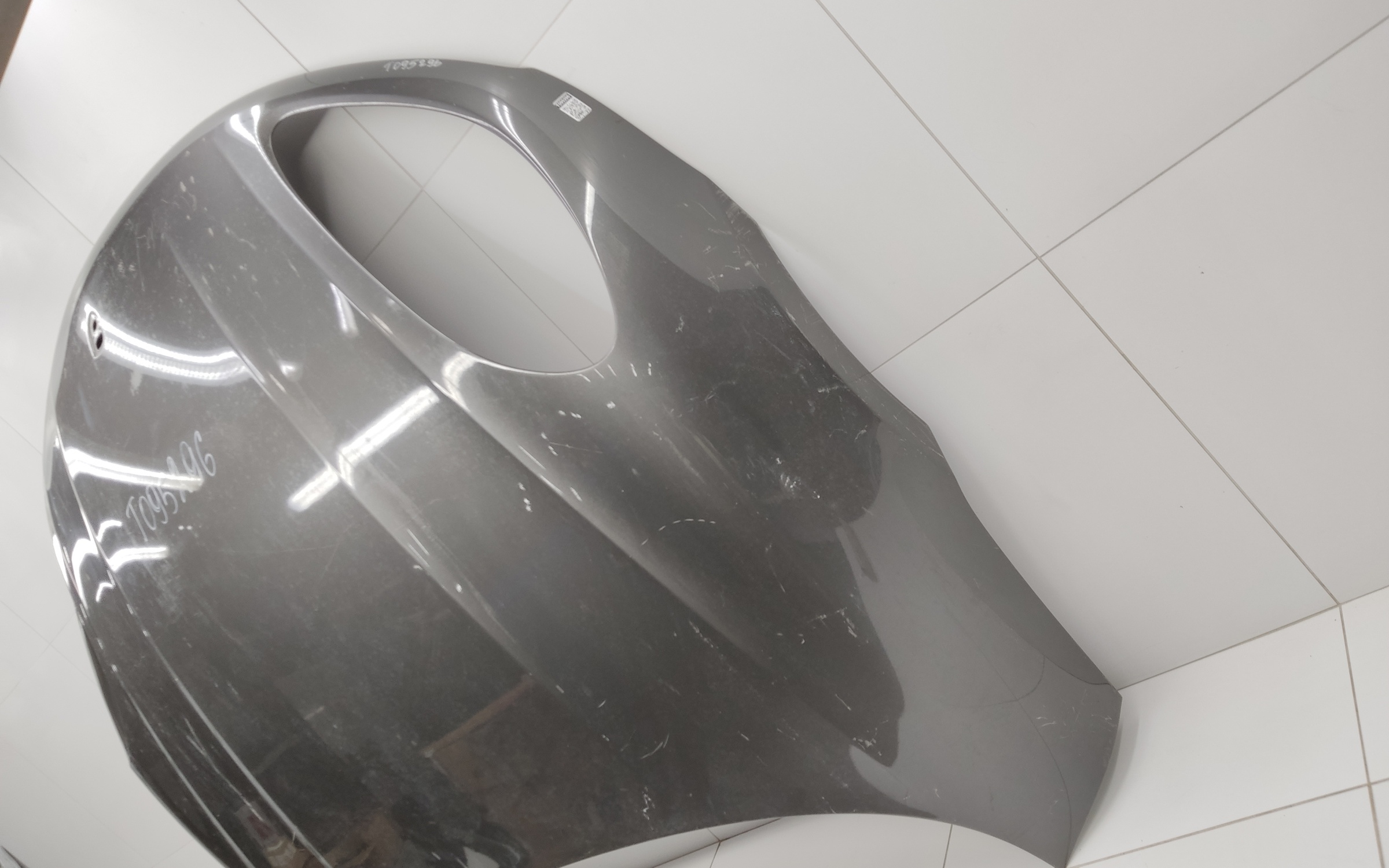 Капот Porsche Macan 1