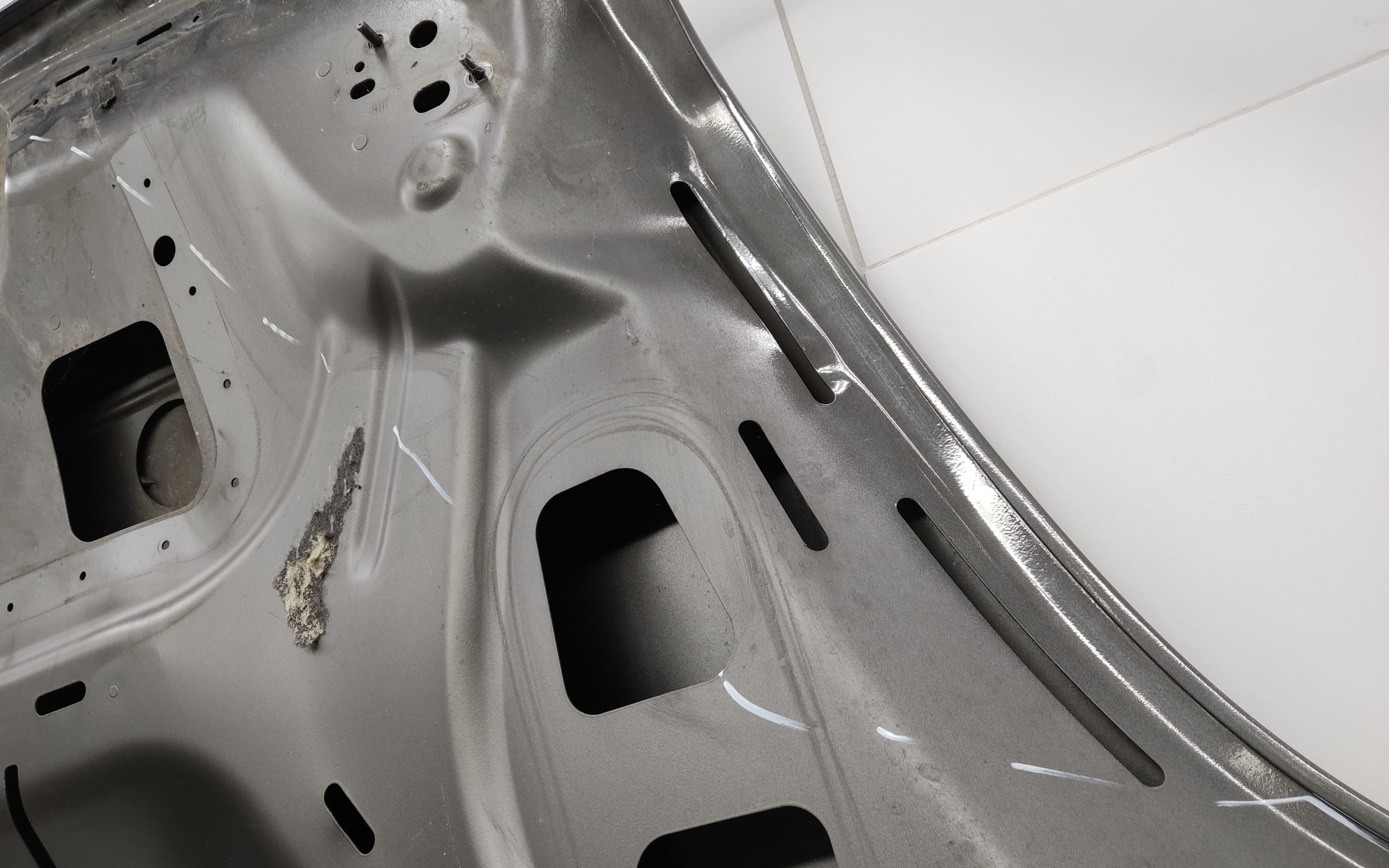 Капот Porsche Macan 1