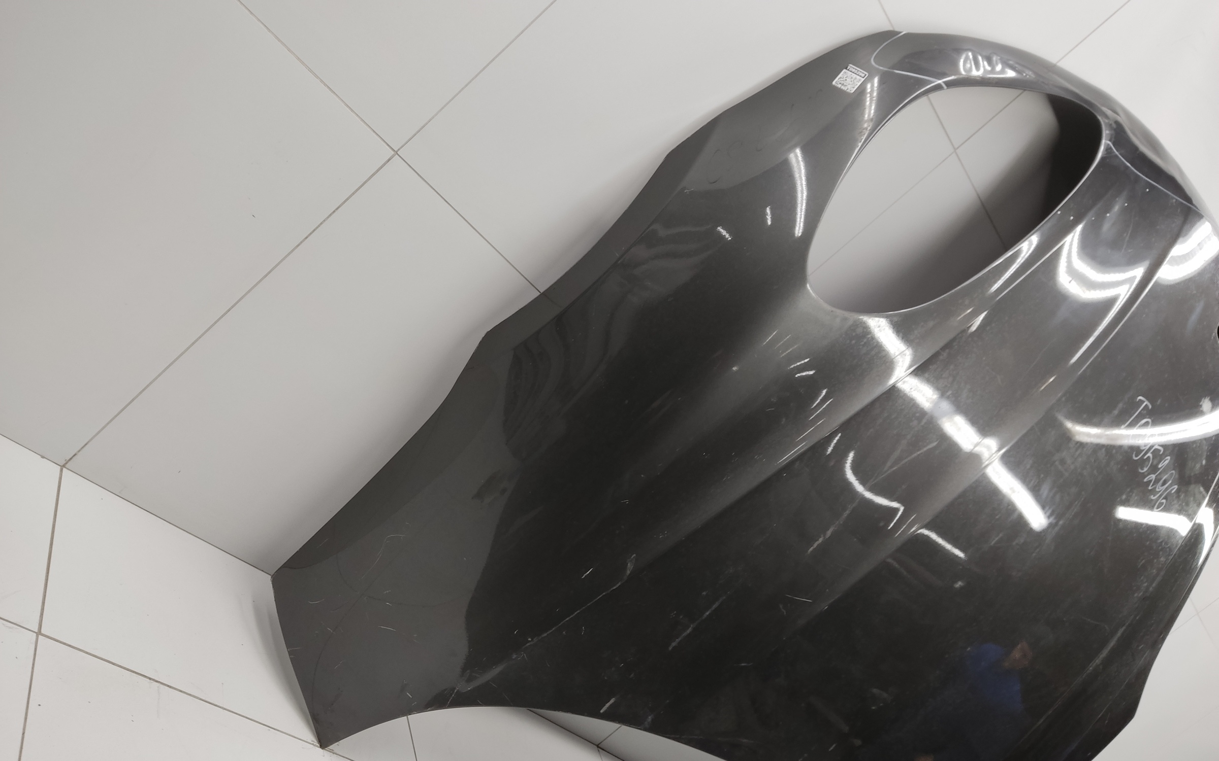 Капот Porsche Macan 1