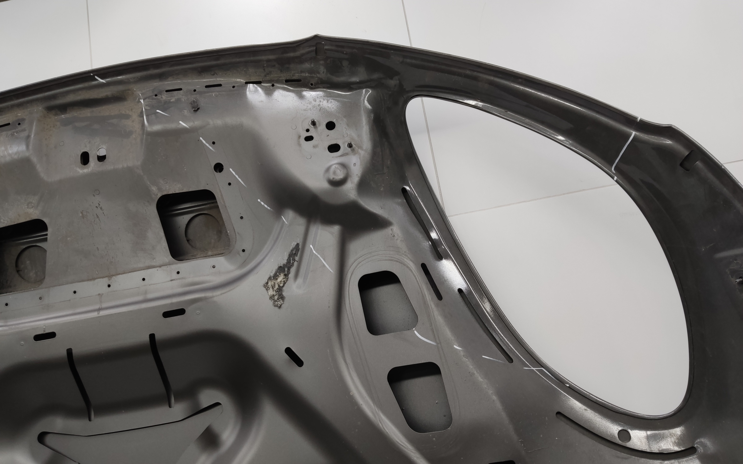 Капот Porsche Macan 1