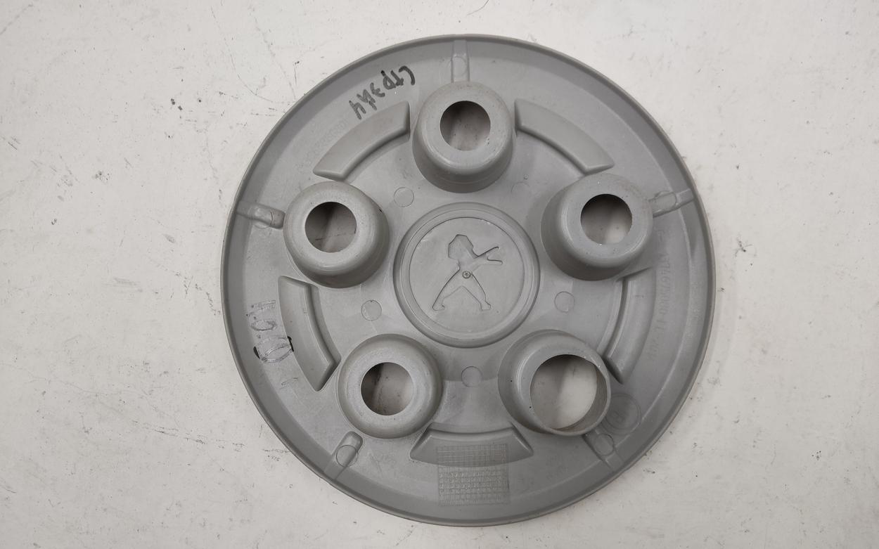 Колпак декоративный стального диска Peugeot Boxer на диск R16
