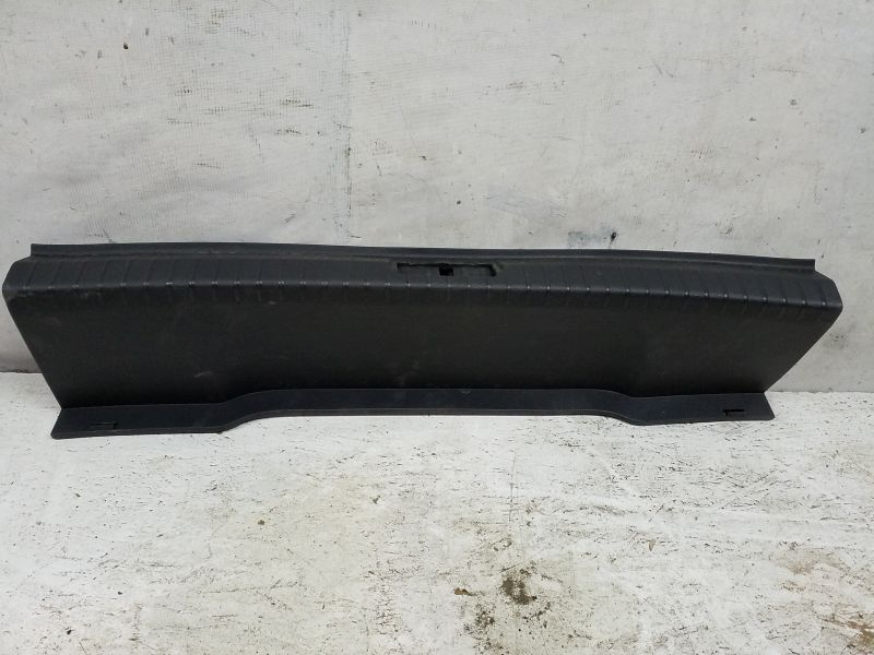 Обшивка задней панели Volkswagen Passat B8 Sedan