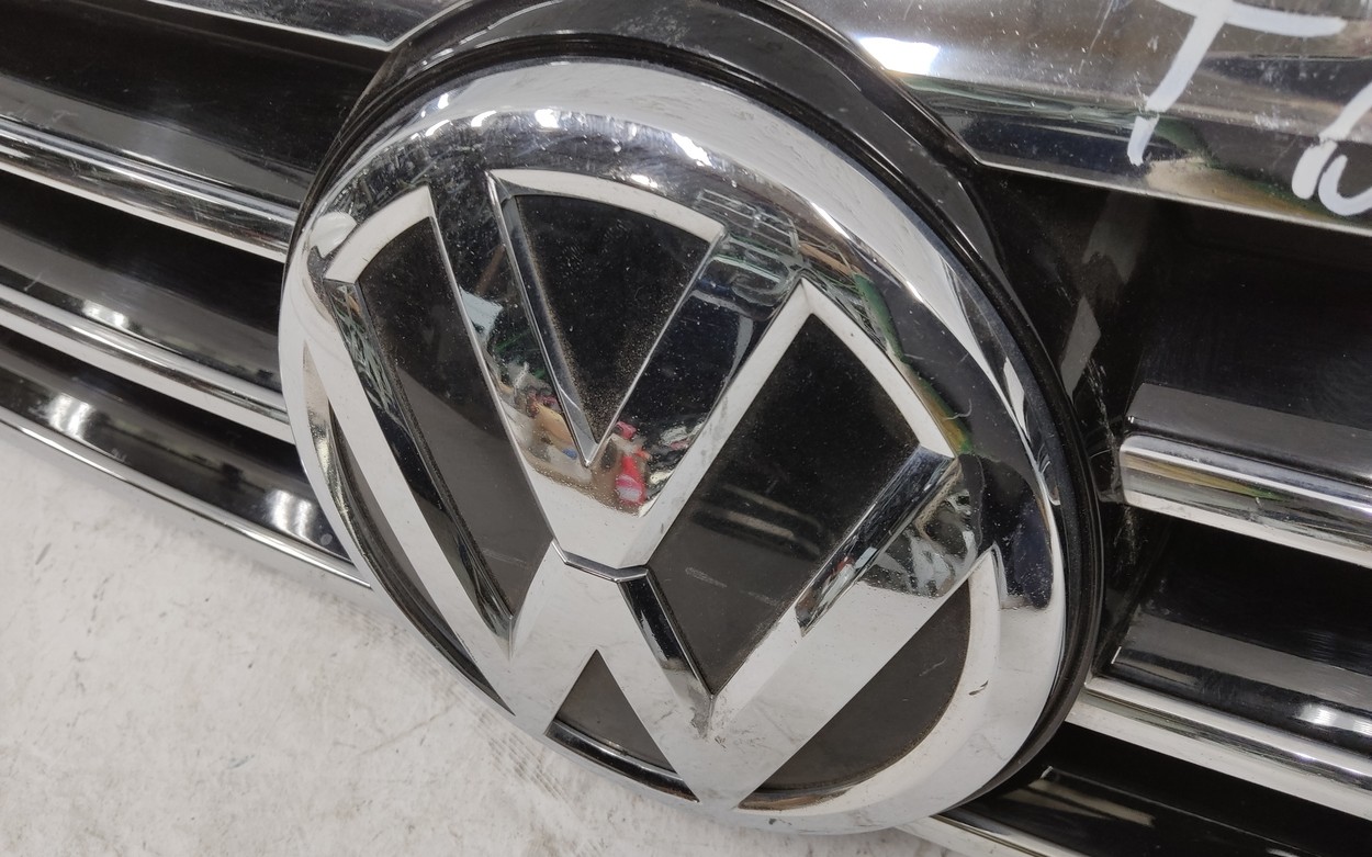 Решётка радиатора Volkswagen Passat B8