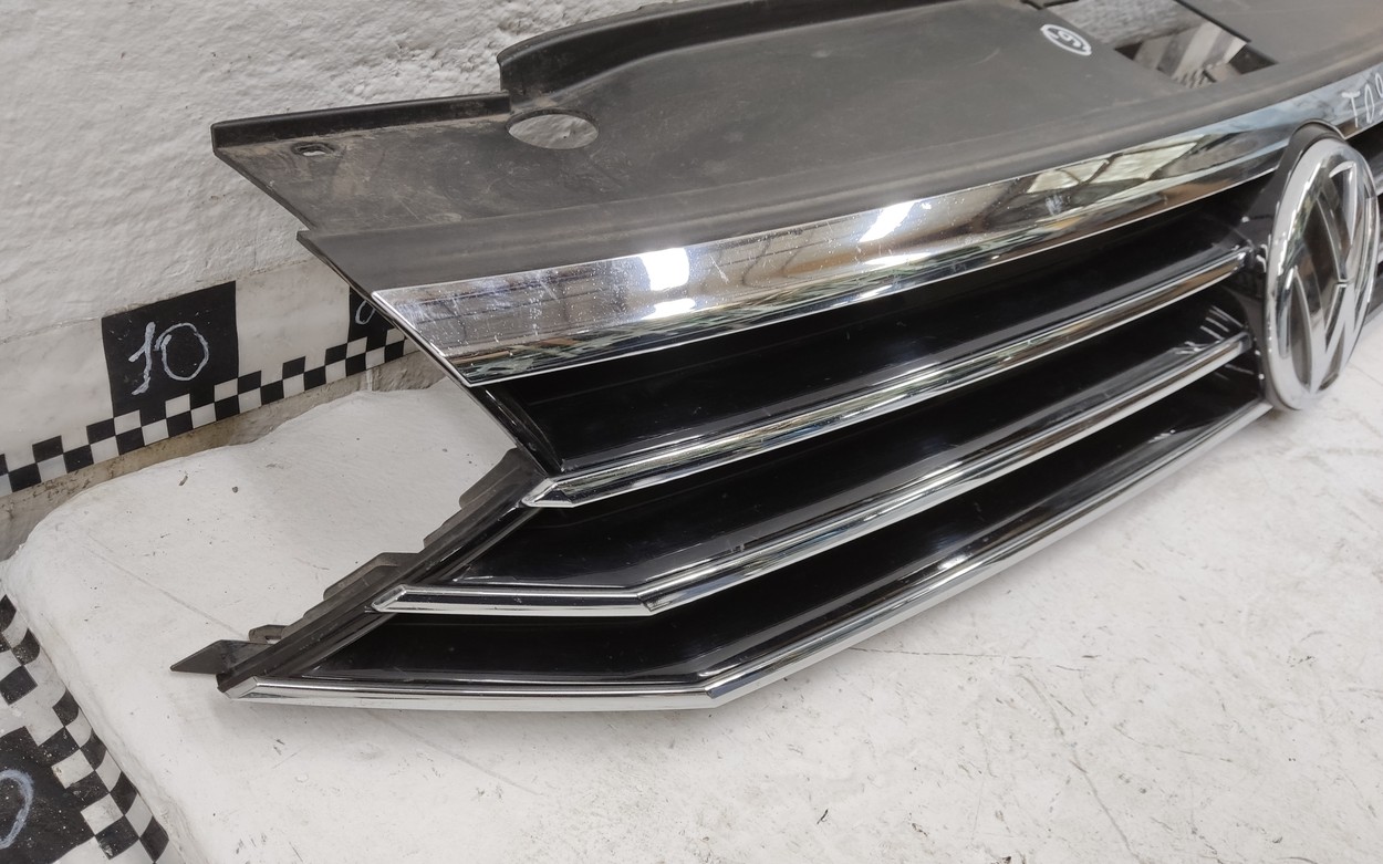 Решётка радиатора Volkswagen Passat B8