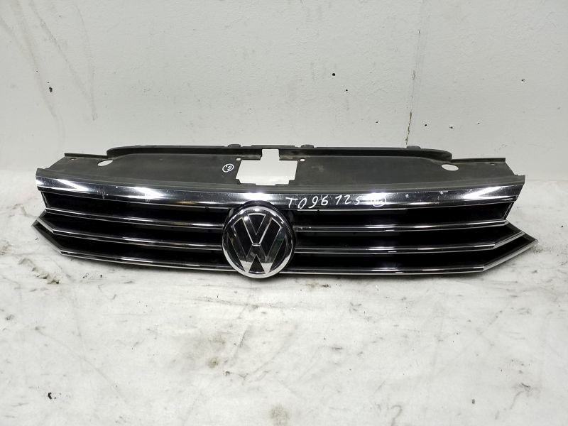 Решётка радиатора Volkswagen Passat B8