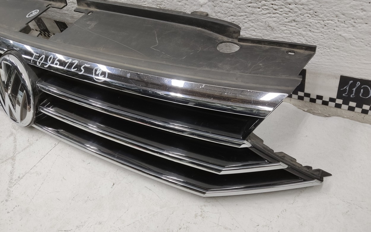 Решётка радиатора Volkswagen Passat B8