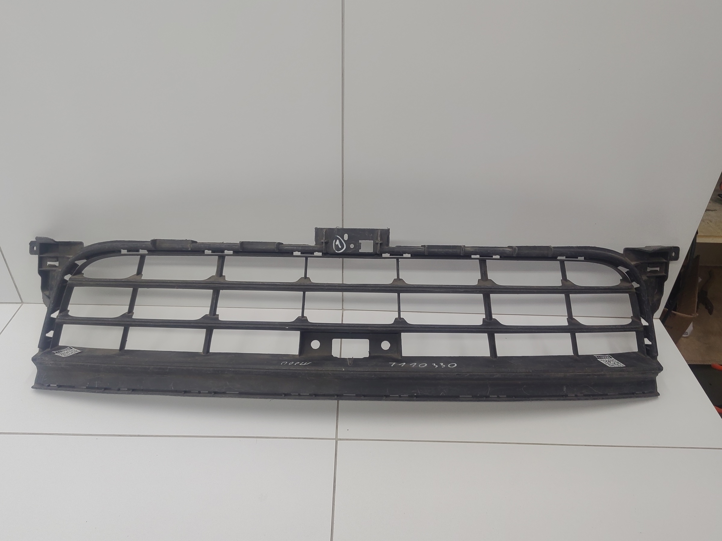 Решетка переднего бампера Porsche Panamera 2