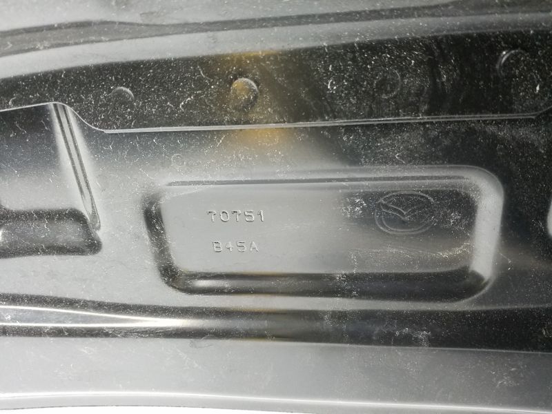 [B4YC7075ZA] панель задняя Mazda 3 BM Hatchback