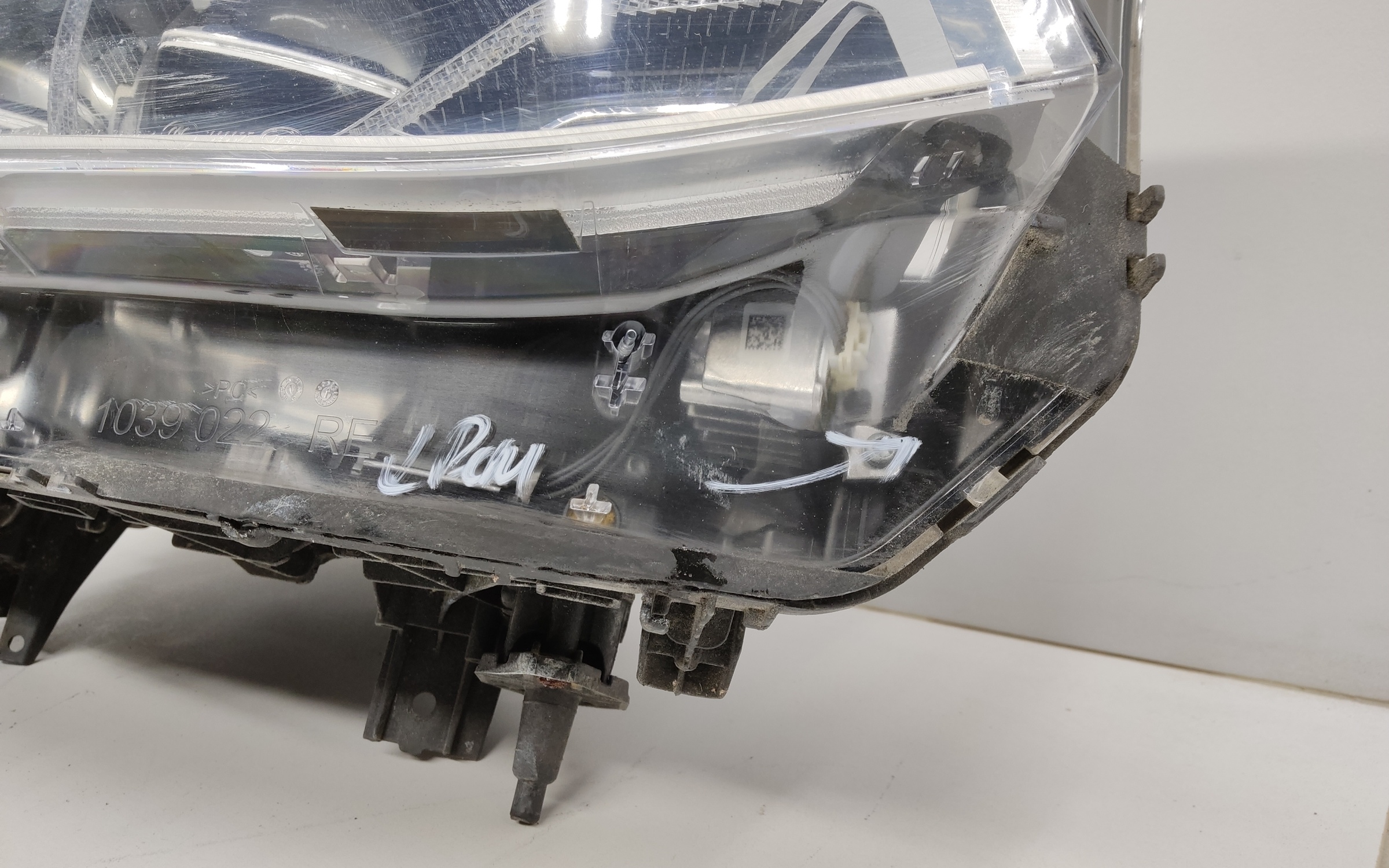 Фара передняя правая BMW 6er G32 LED адаптив