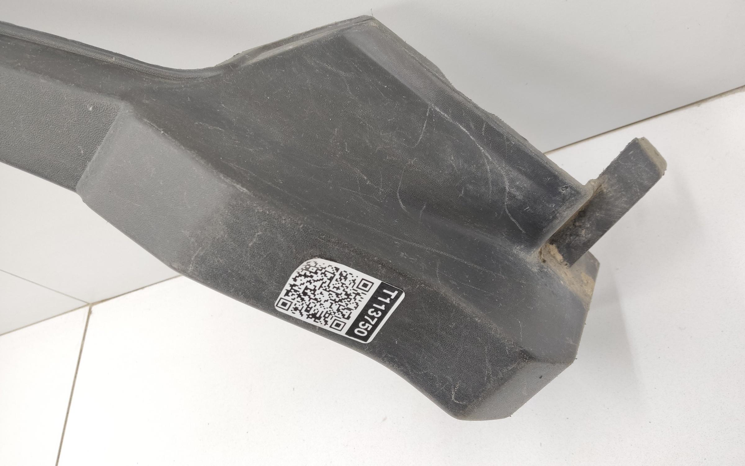 Накладка крыла заднего правого Toyota RAV4 CA40 Restail