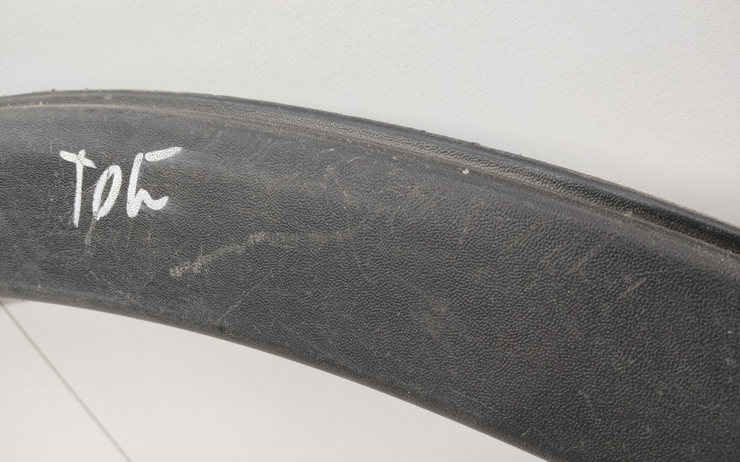 Накладка крыла заднего правого Toyota RAV4 CA40 Restail