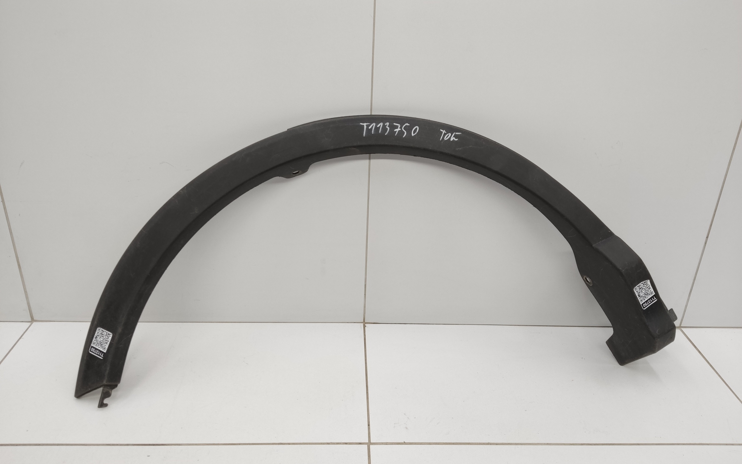 Накладка крыла заднего правого Toyota RAV4 CA40 Restail