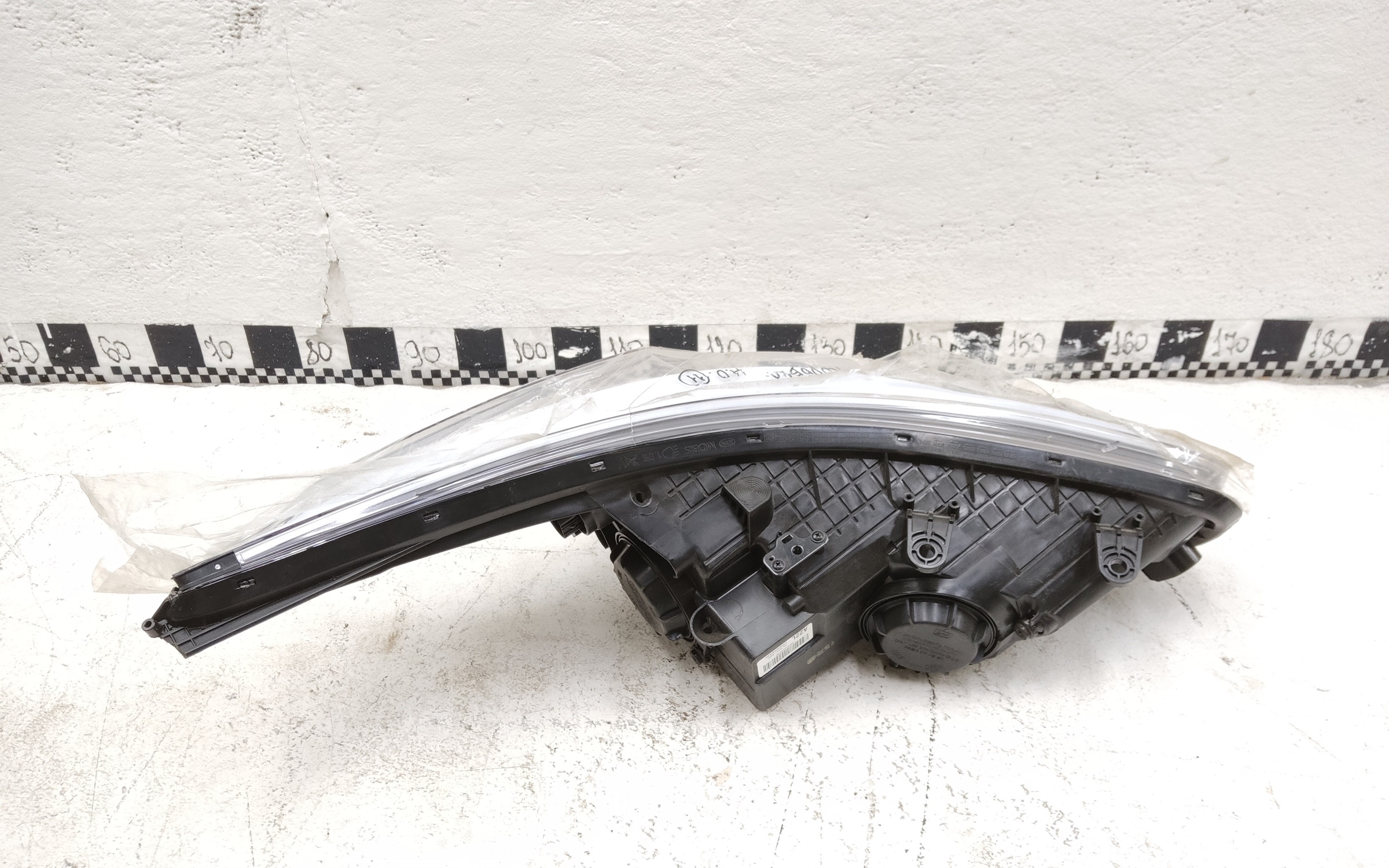 Фара передняя левая Kia Ceed 2 галоген с ДХО