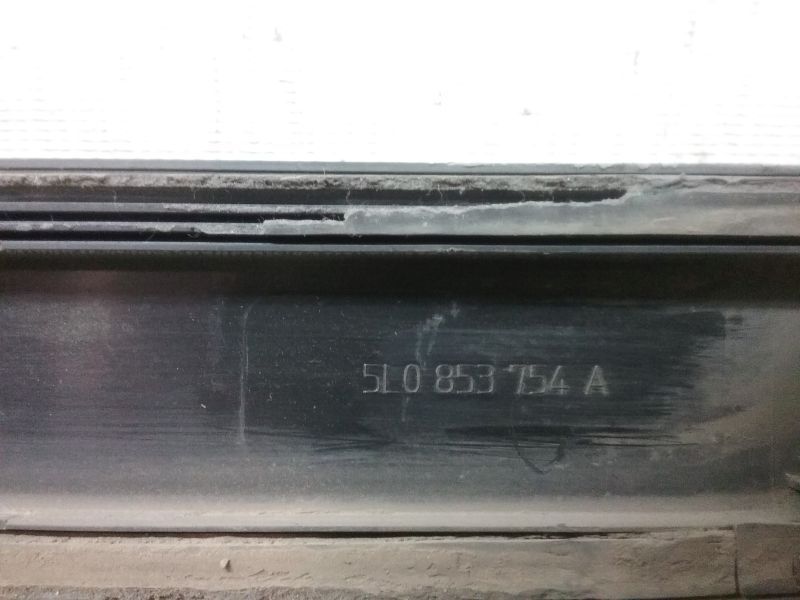 Накладка двери задней правой Skoda Yeti Restail 