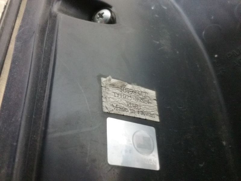 Фонарь задний правый наружный Toyota Land Cruiser 200 &laquo; TYG &raquo; LED Eagle Eyes