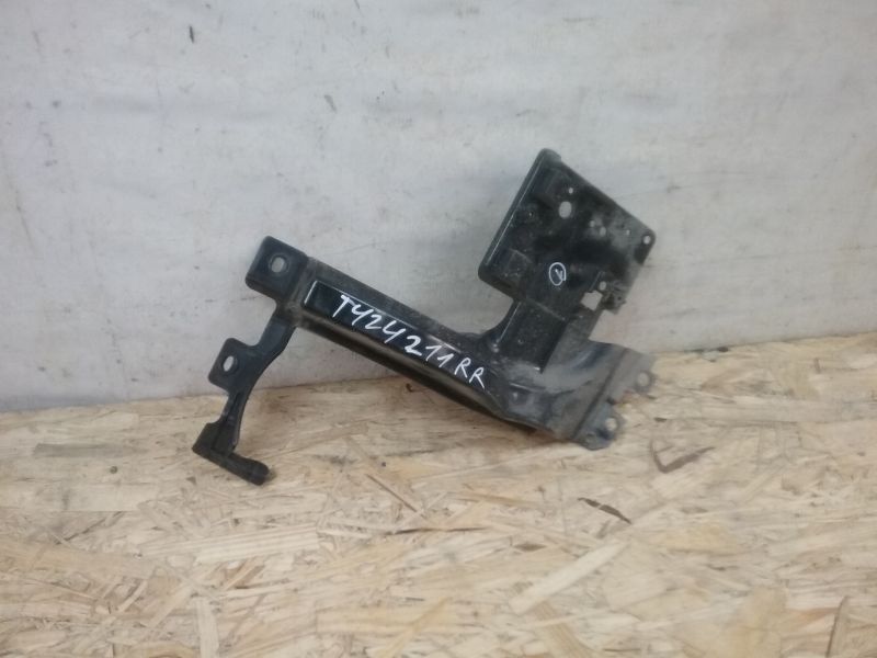 Кронштейн заднего бампера левый Range Rover Evoque