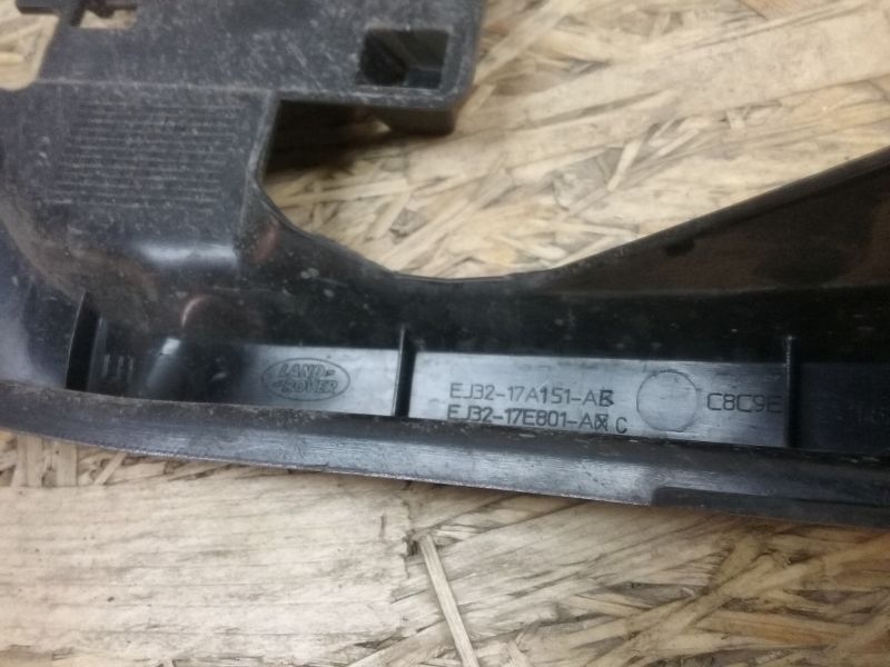 Кронштейн заднего бампера левый Range Rover Evoque