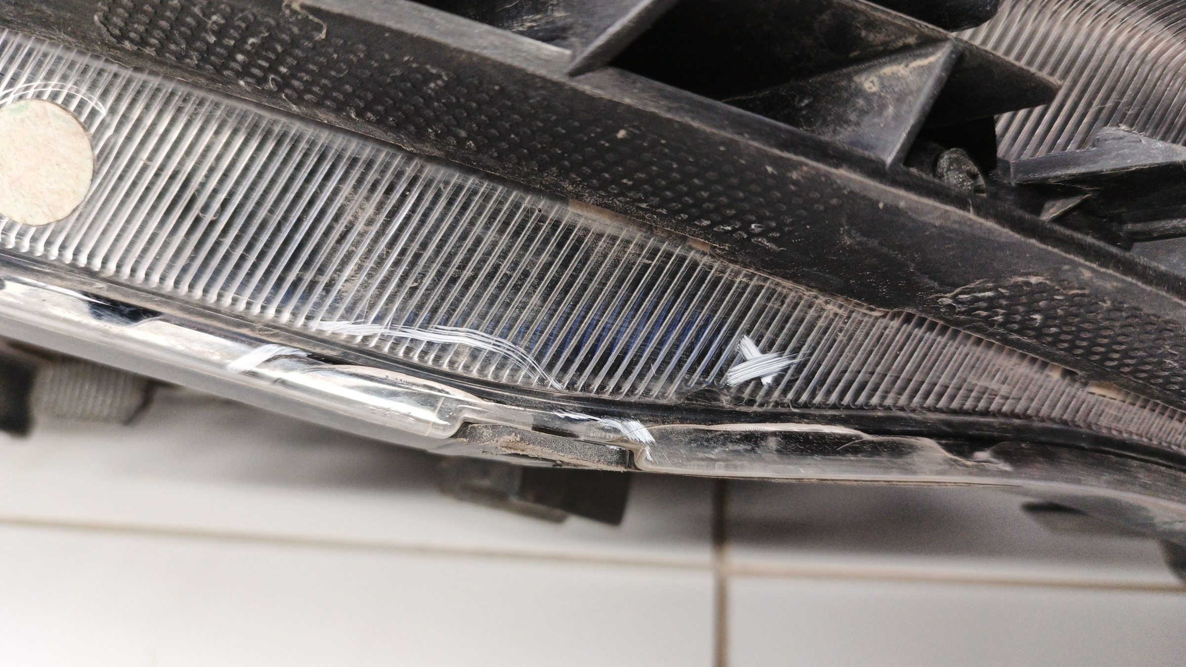 Фара передняя правая Kia Sorento 3 ксенон ДХО