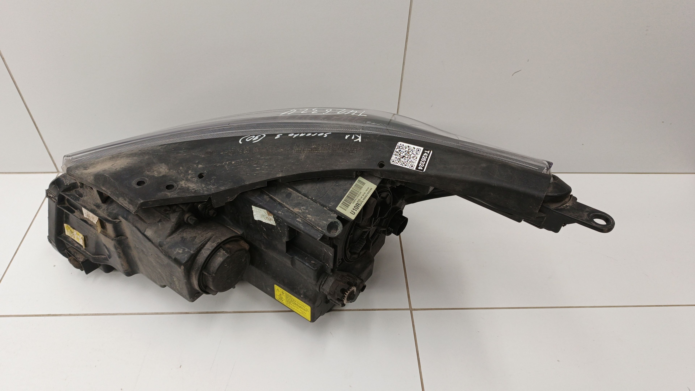 Фара передняя правая Kia Sorento 3 ксенон ДХО