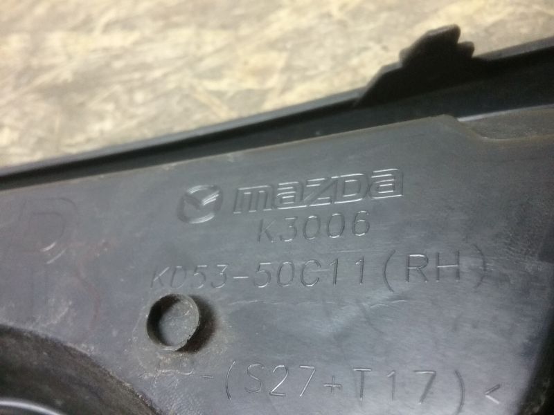 Рамка ПТФ переднего бампера правая Mazda CX-5