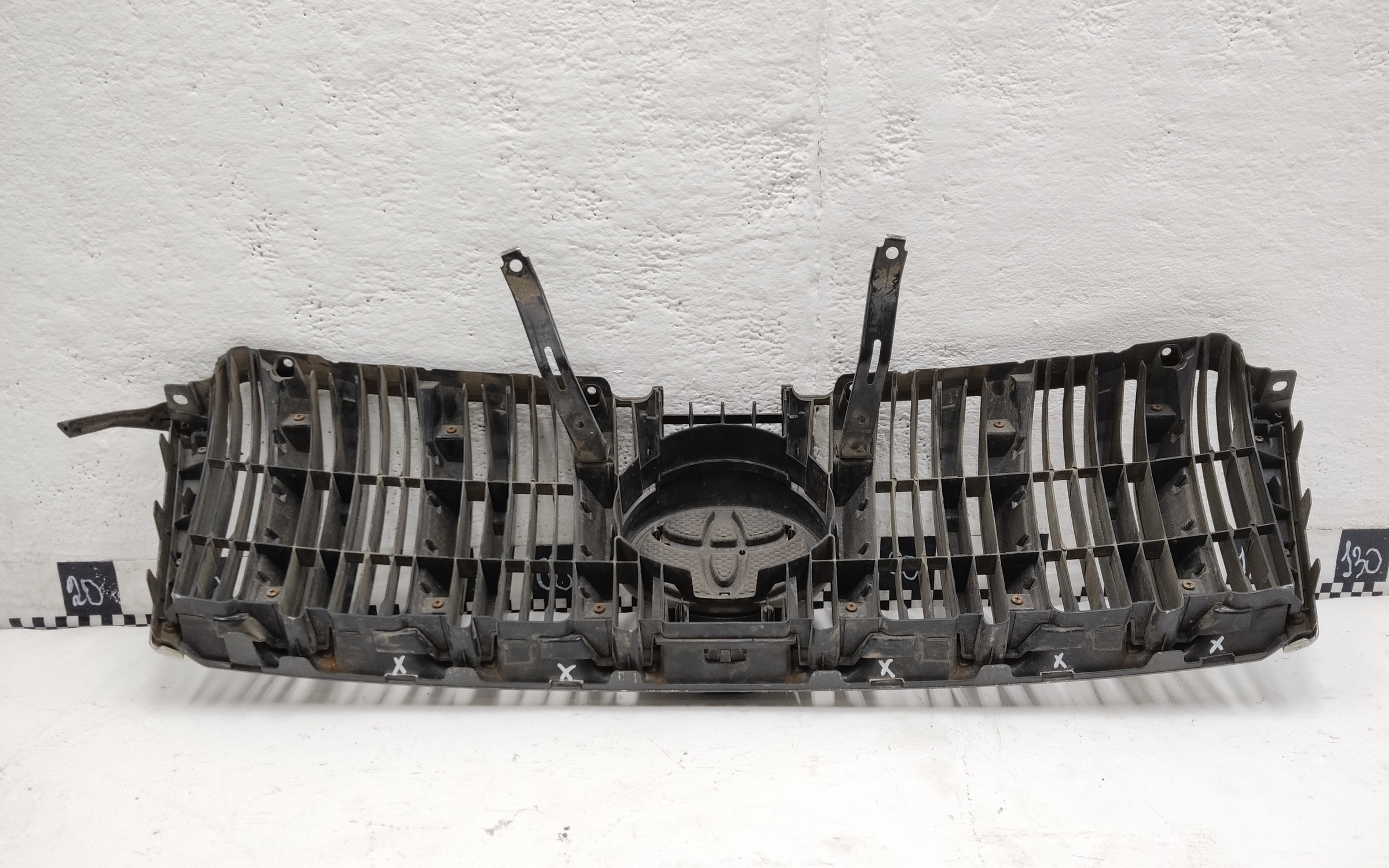 Решетка радиатора Toyota Land Cruiser Prado 150