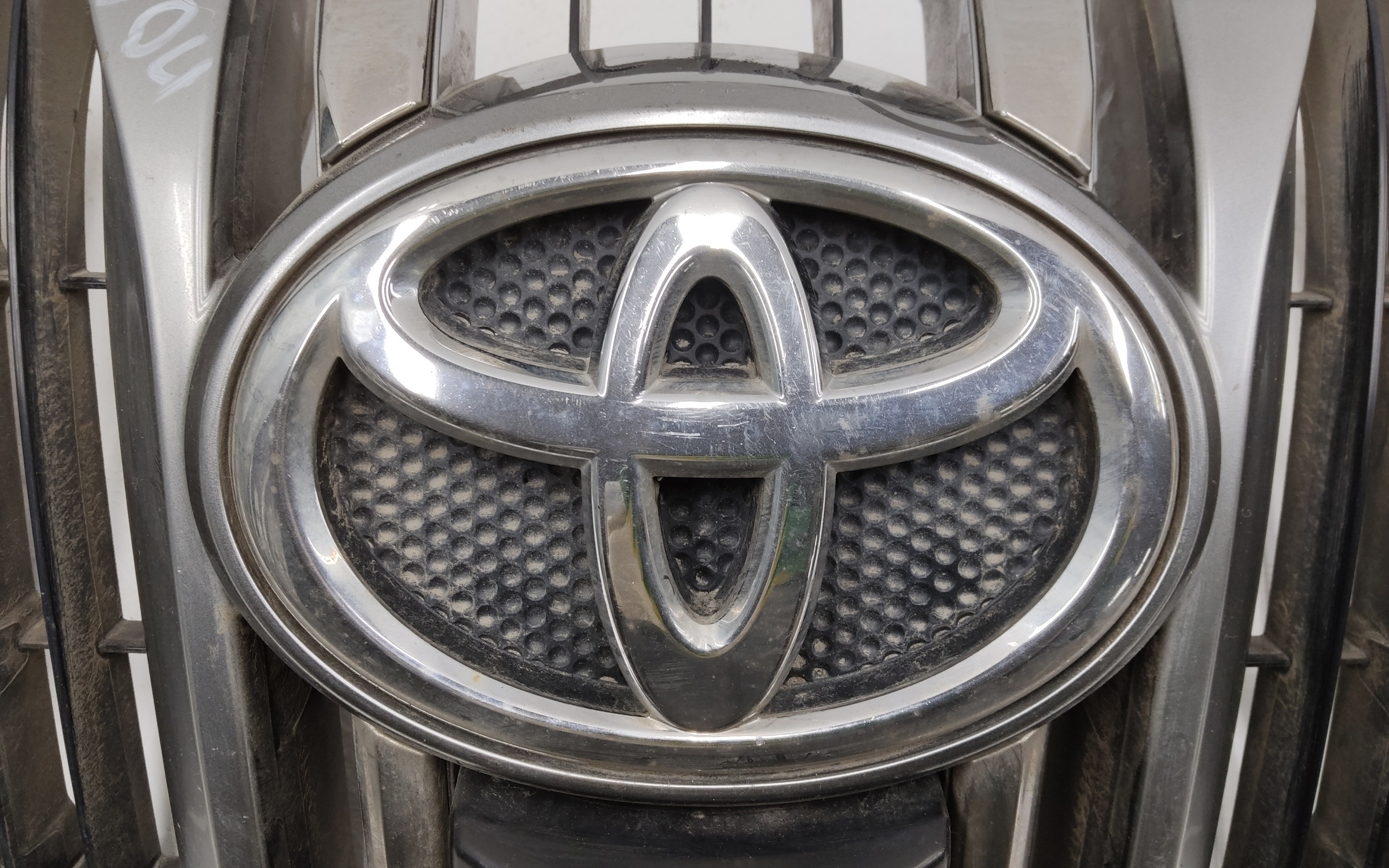 Решетка радиатора Toyota Land Cruiser Prado 150
