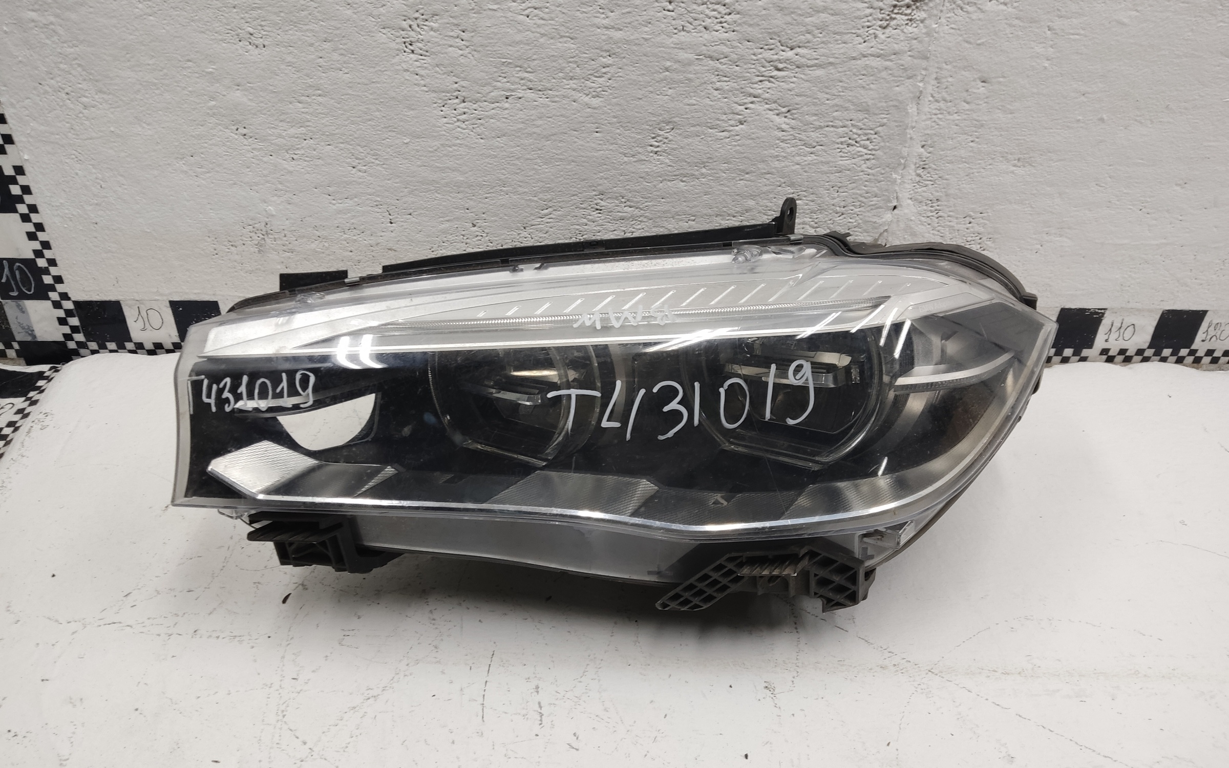 Фара передняя левая BMW X5 F15 LED адаптив