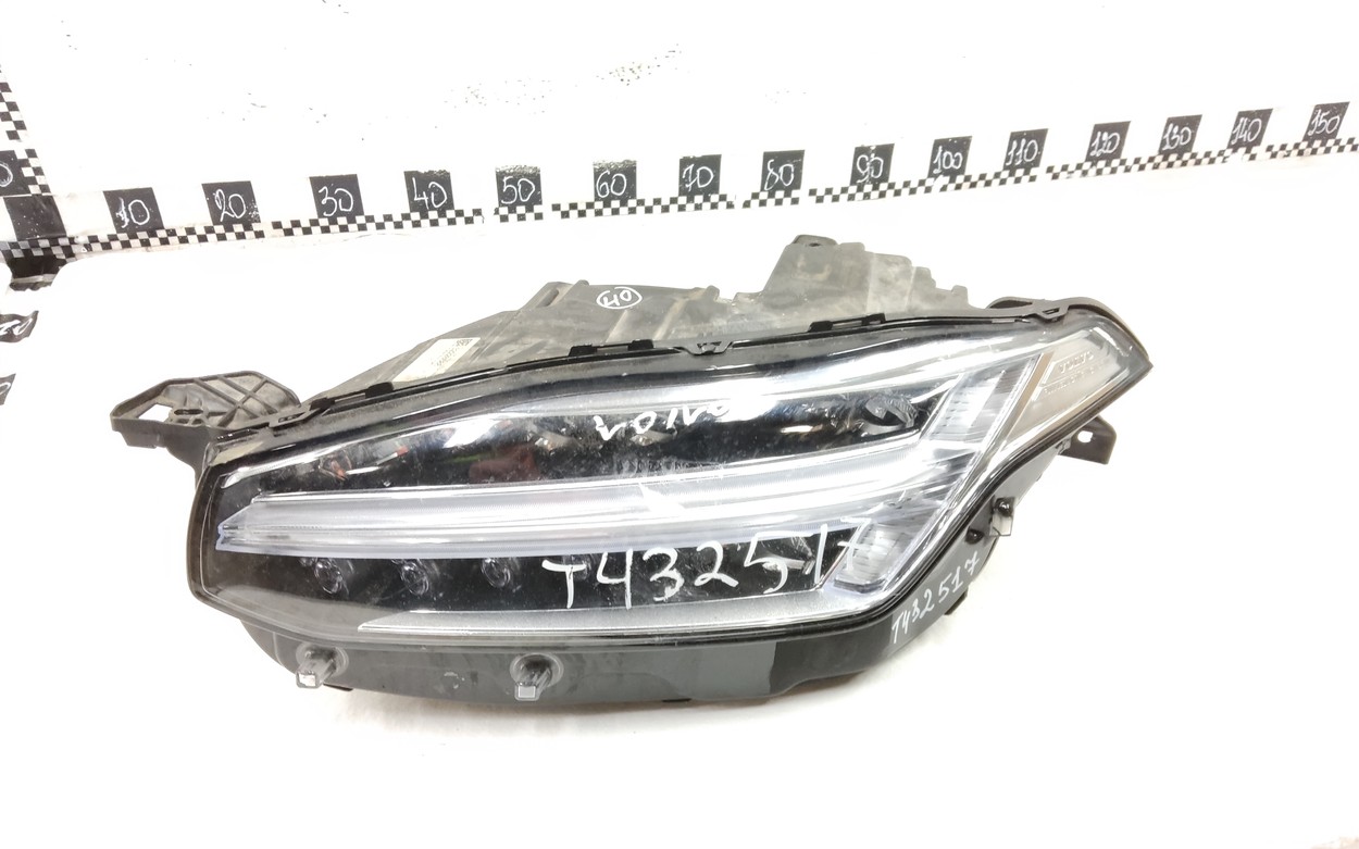 Фара передняя левая Volvo XC90 2 LED ДХО