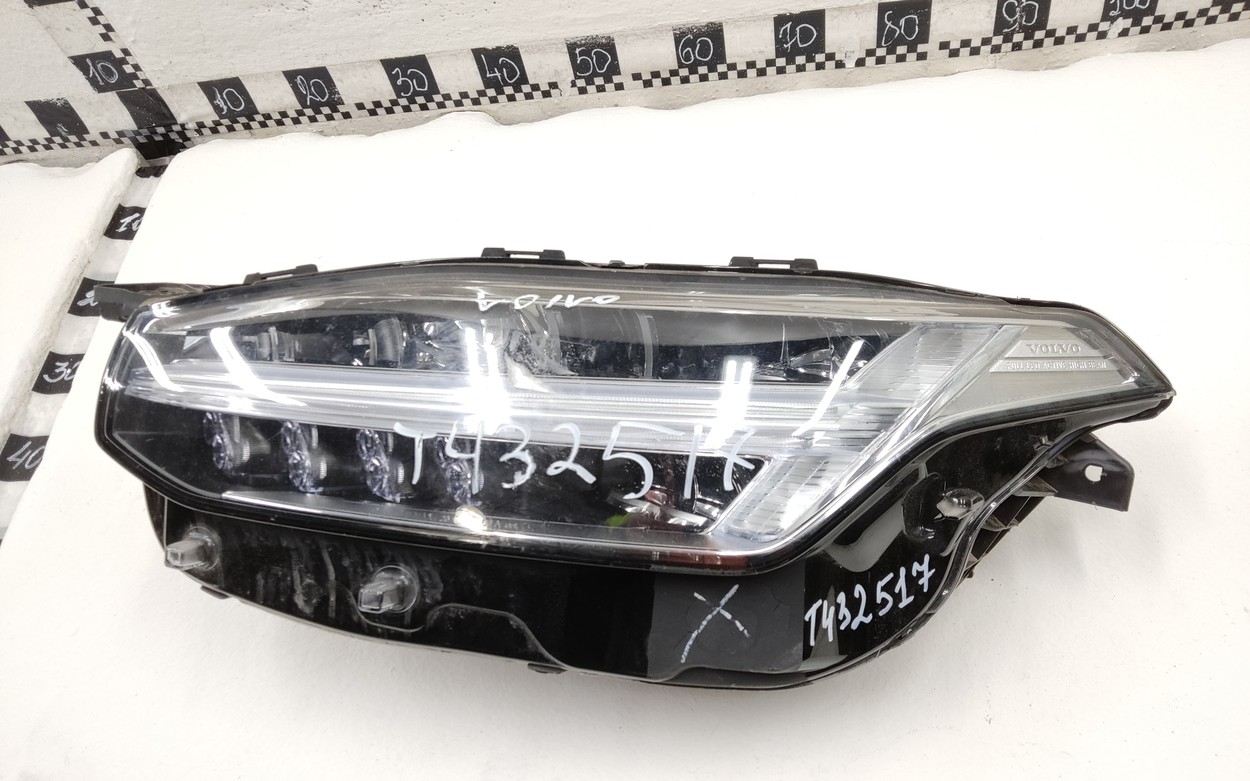 Фара передняя левая Volvo XC90 2 LED ДХО