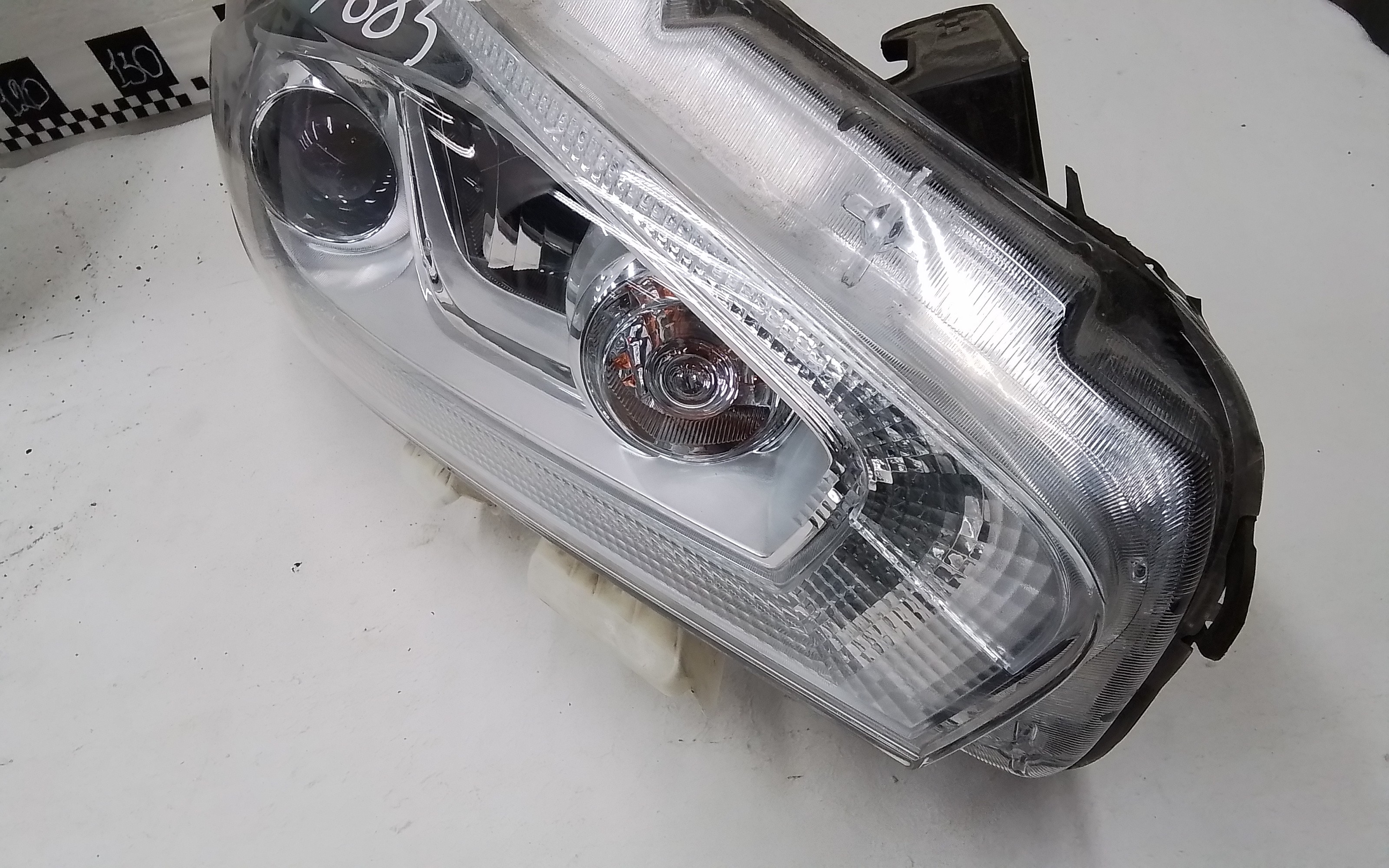 Фара передняя правая Nissan Murano Z52 LED