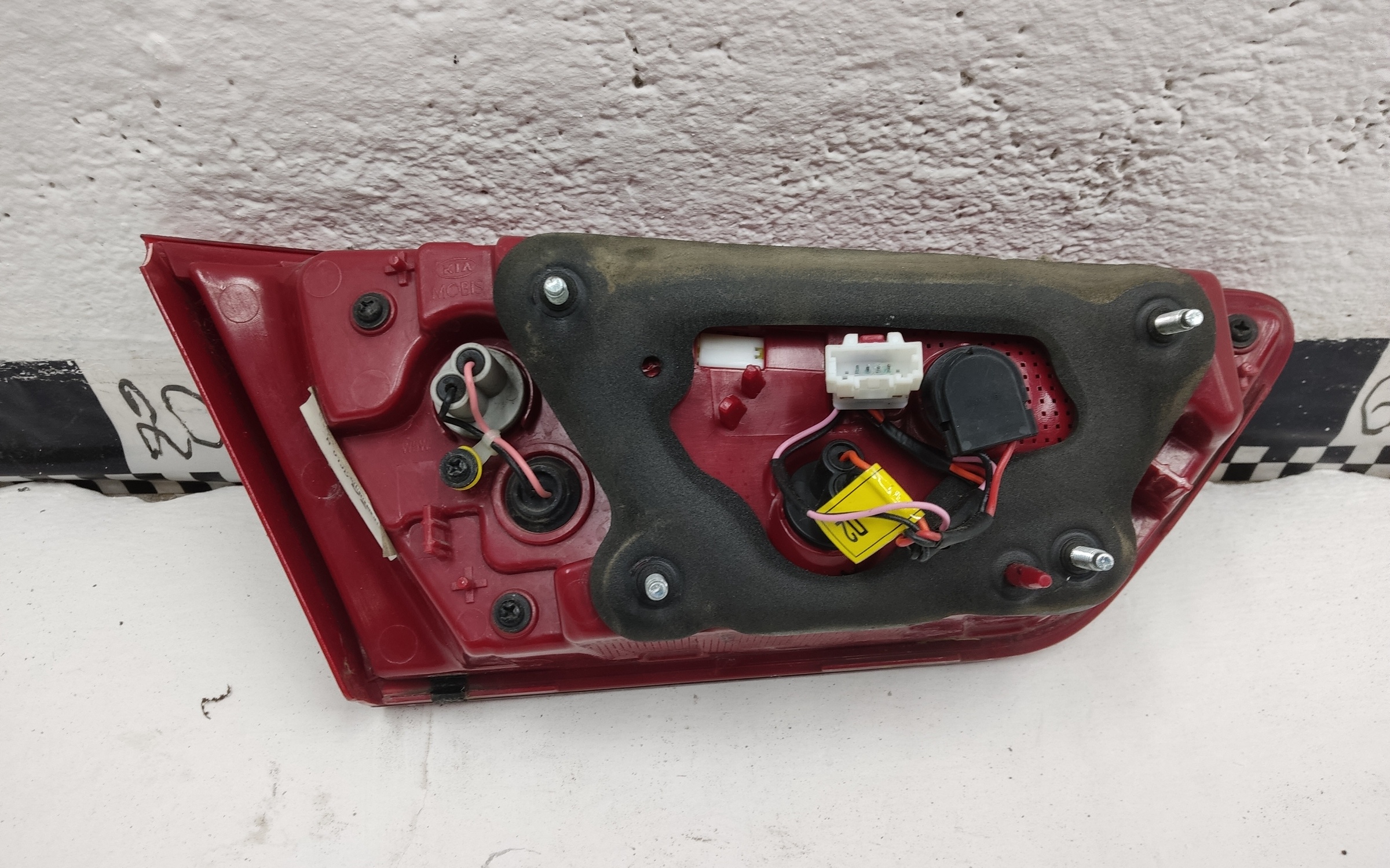 Фонарь задний правый внутренний Kia Optima 4 под лампы