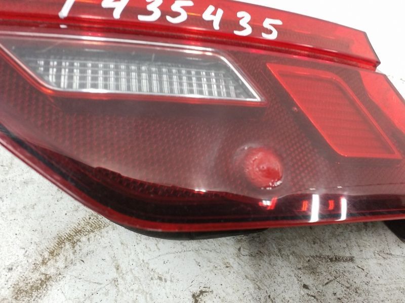 Фонарь задний правый внутренний Volkswagen Tiguan 2 LED