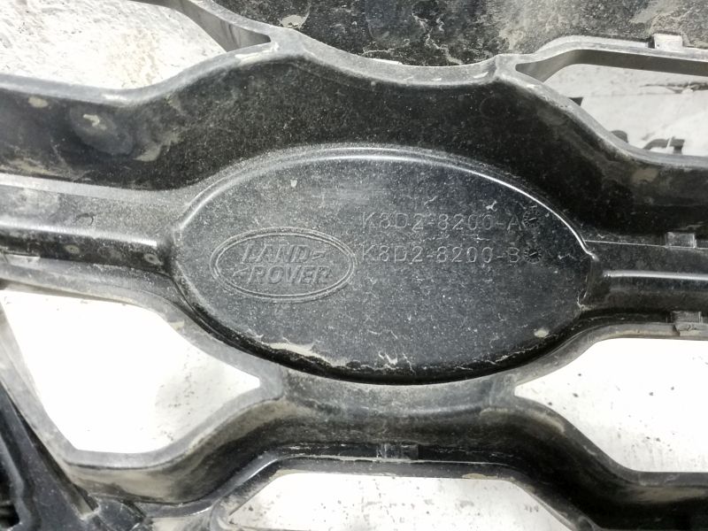 Решетка радиатора Land Rover Discovery 5