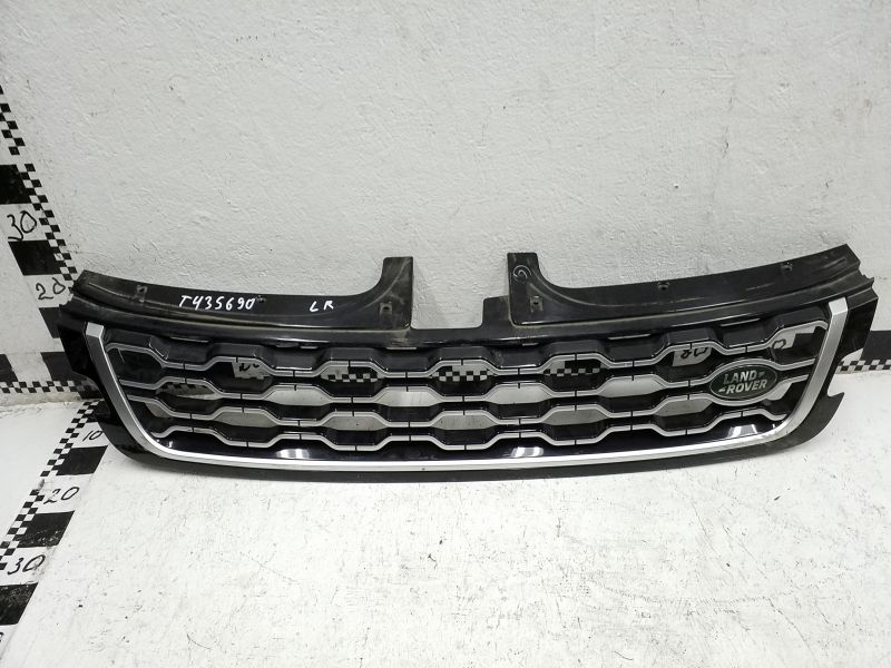 Решетка радиатора Land Rover Discovery 5