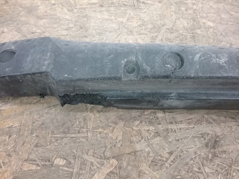 Абсорбер переднего бампера Toyota Land Cruiser 200