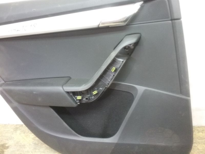 Обшивка двери задней левой Skoda Octavia A7 Hatchback