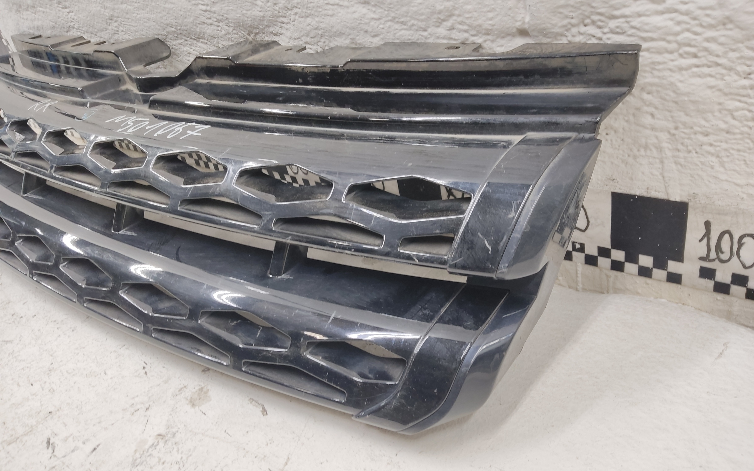 Решетка радиатора Land Rover Range Rover Evoque 1