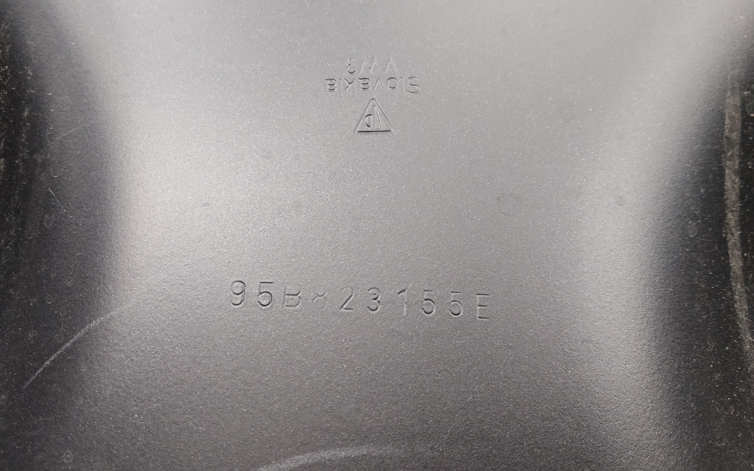 Капот Porsche Macan 1