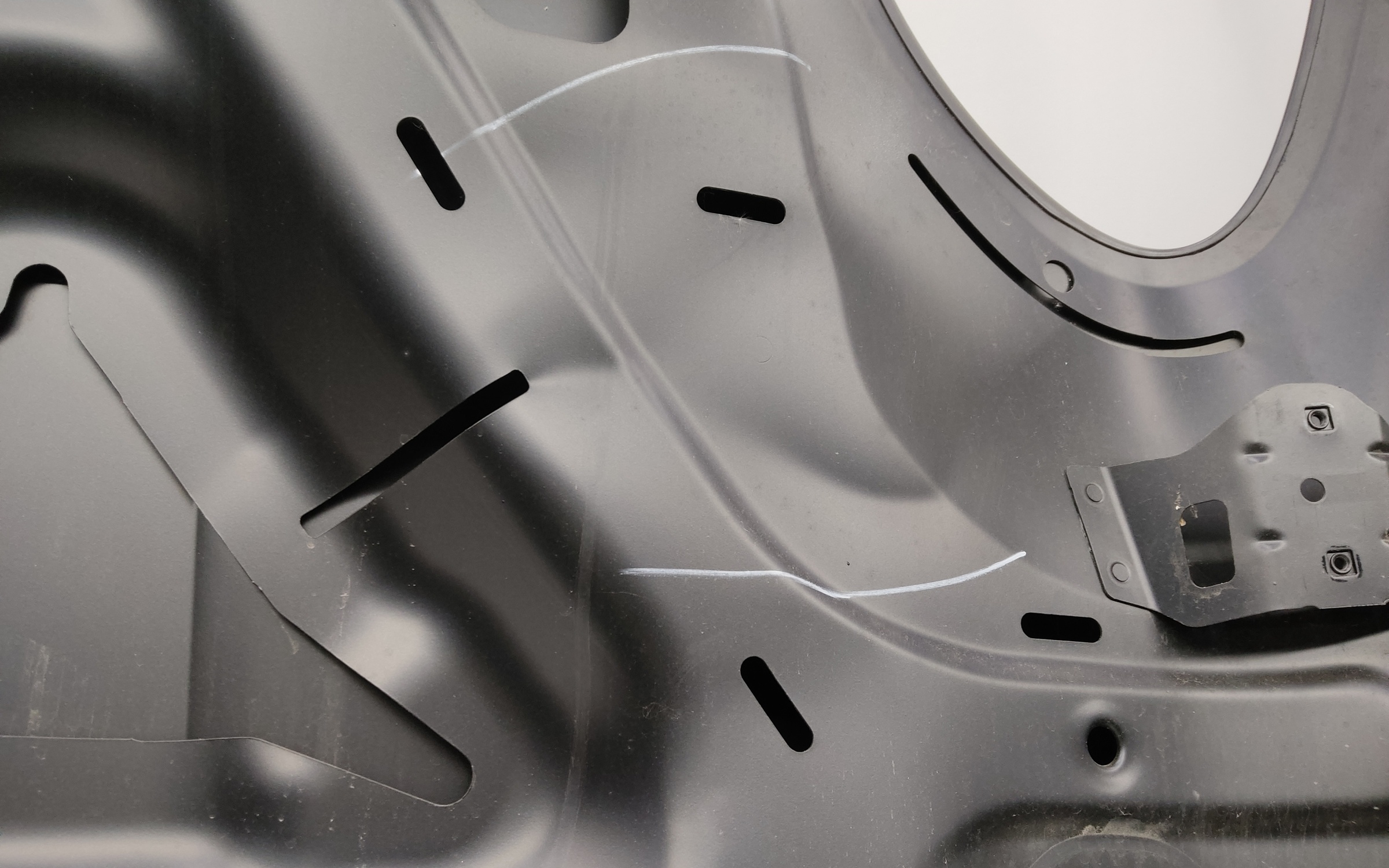 Капот Porsche Macan 1