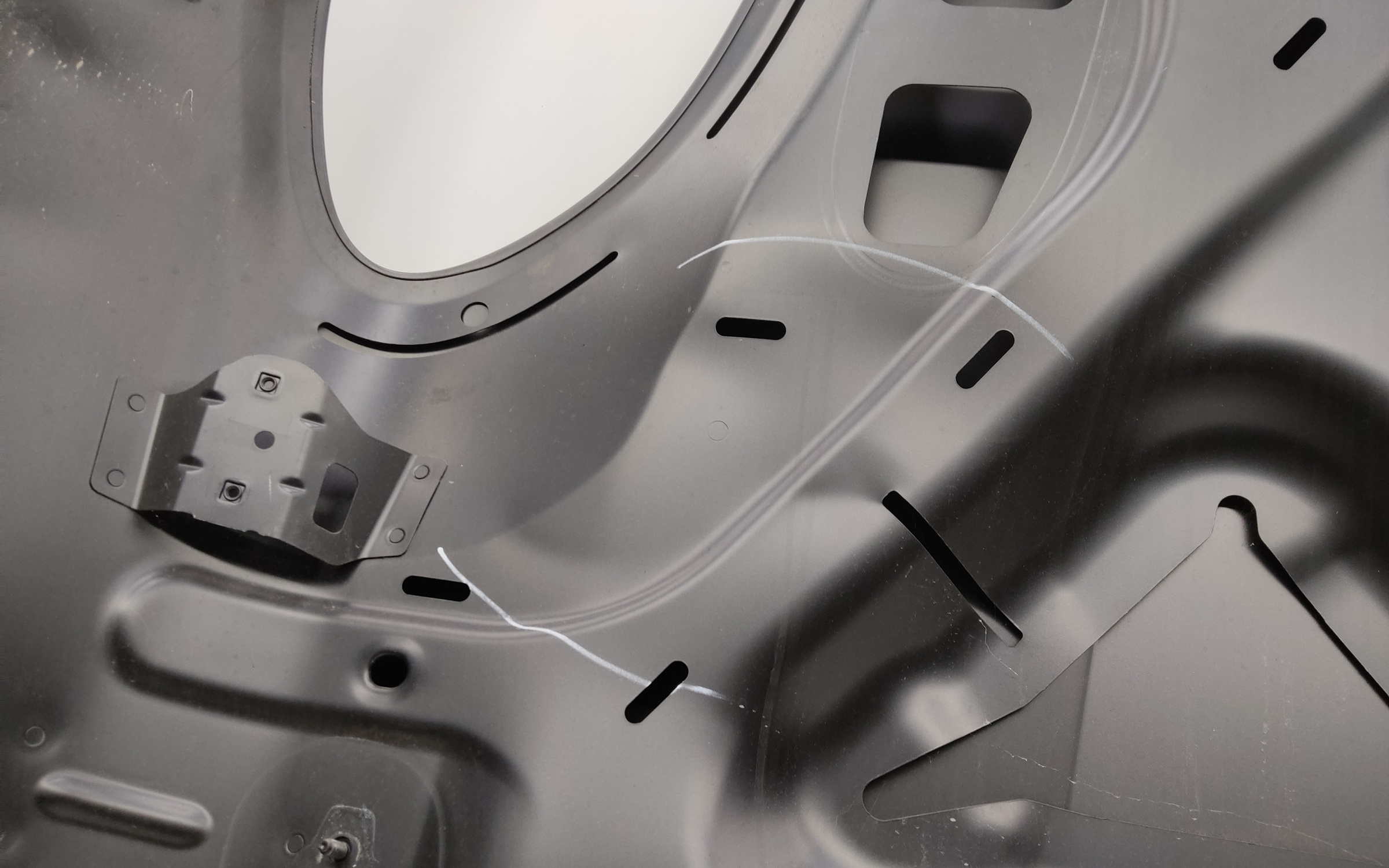 Капот Porsche Macan 1